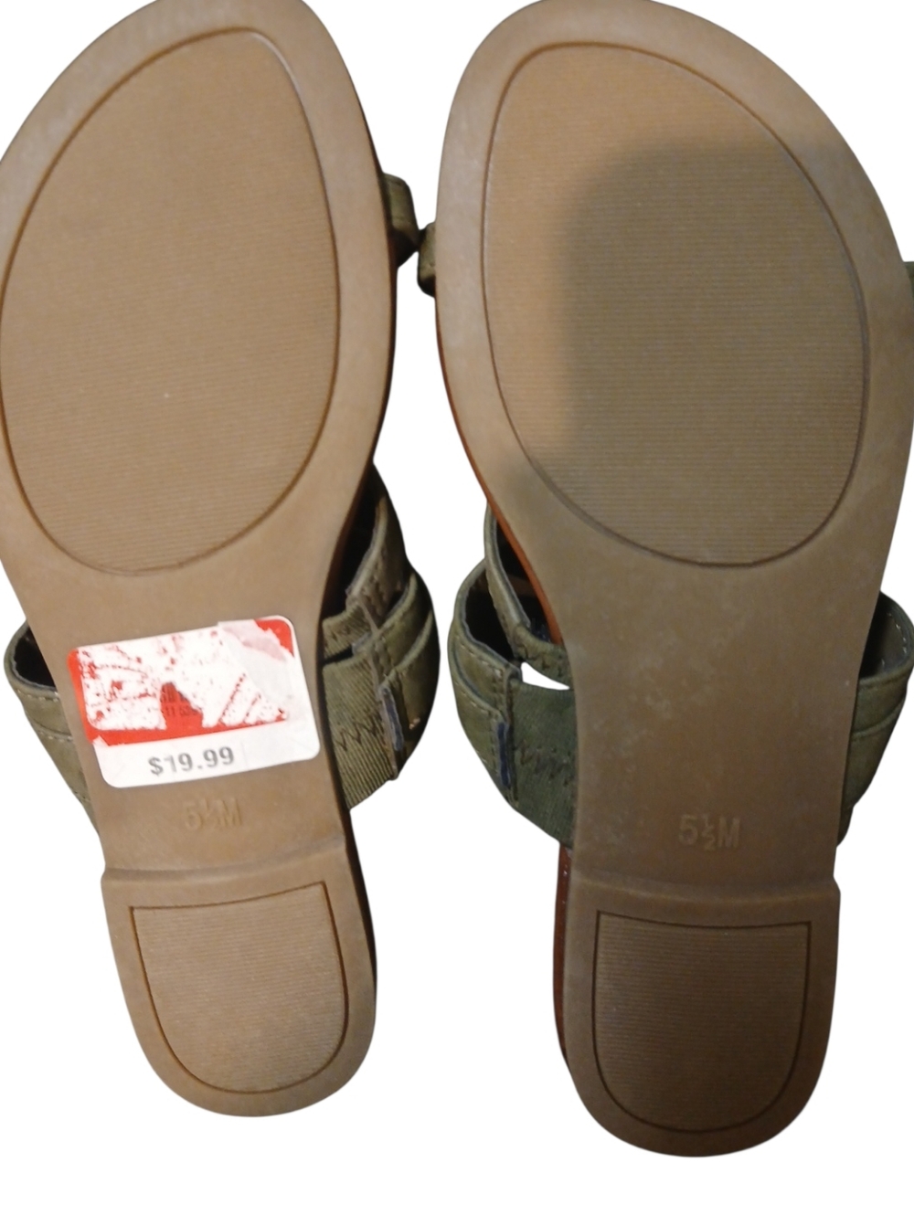 GBG - NWOB,  Strappy Sandals, Flat Heel, 5- 1/2 M, Non-Slip Soles, Chain Accent - Picture 2 of 7